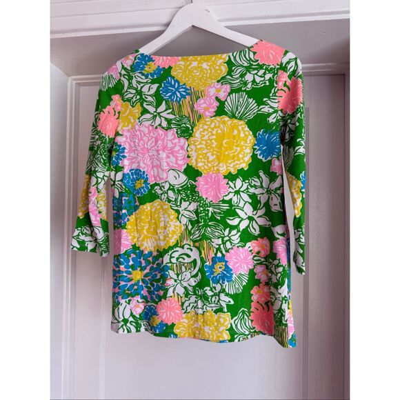 Lilly Pulitzer Juline 3/4 Button Sleeve Top in Hibiscus Stroll Sz S EUC - Picture 4 of 6